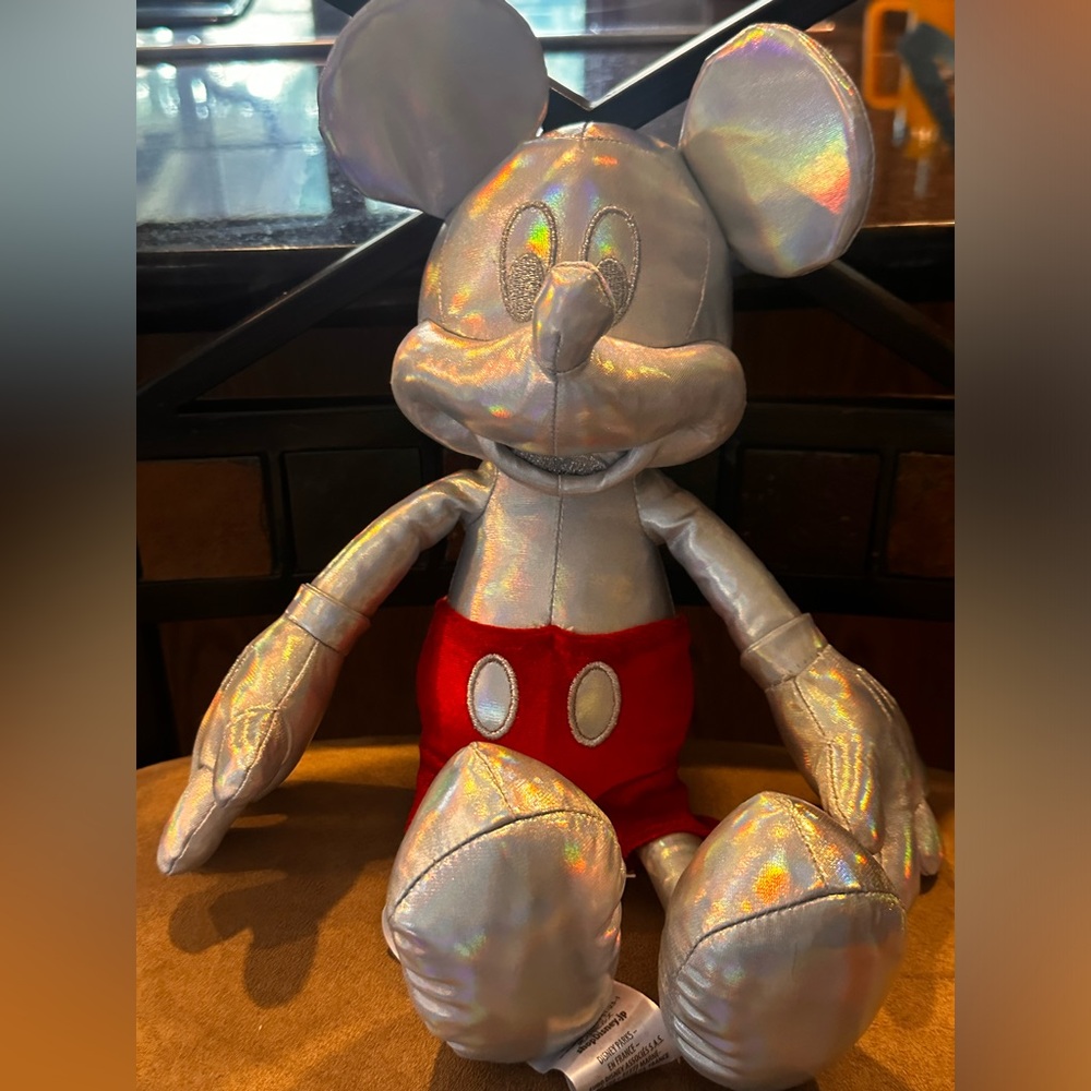 NWOT Disney Platinum 100 Mickey Mouse